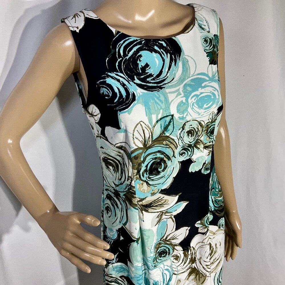 Connected Size 8 Knee Length Dress